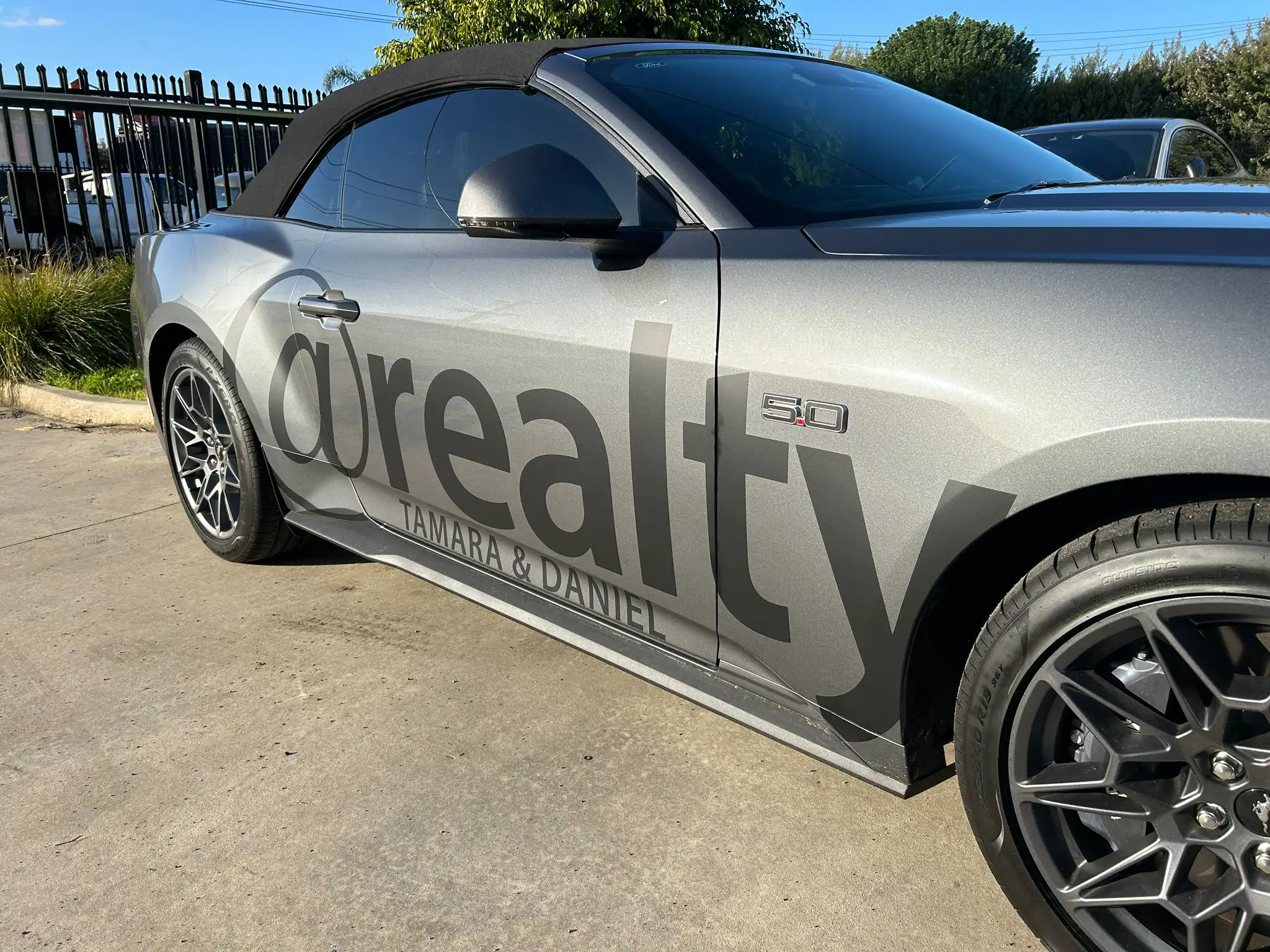 @realty car signage